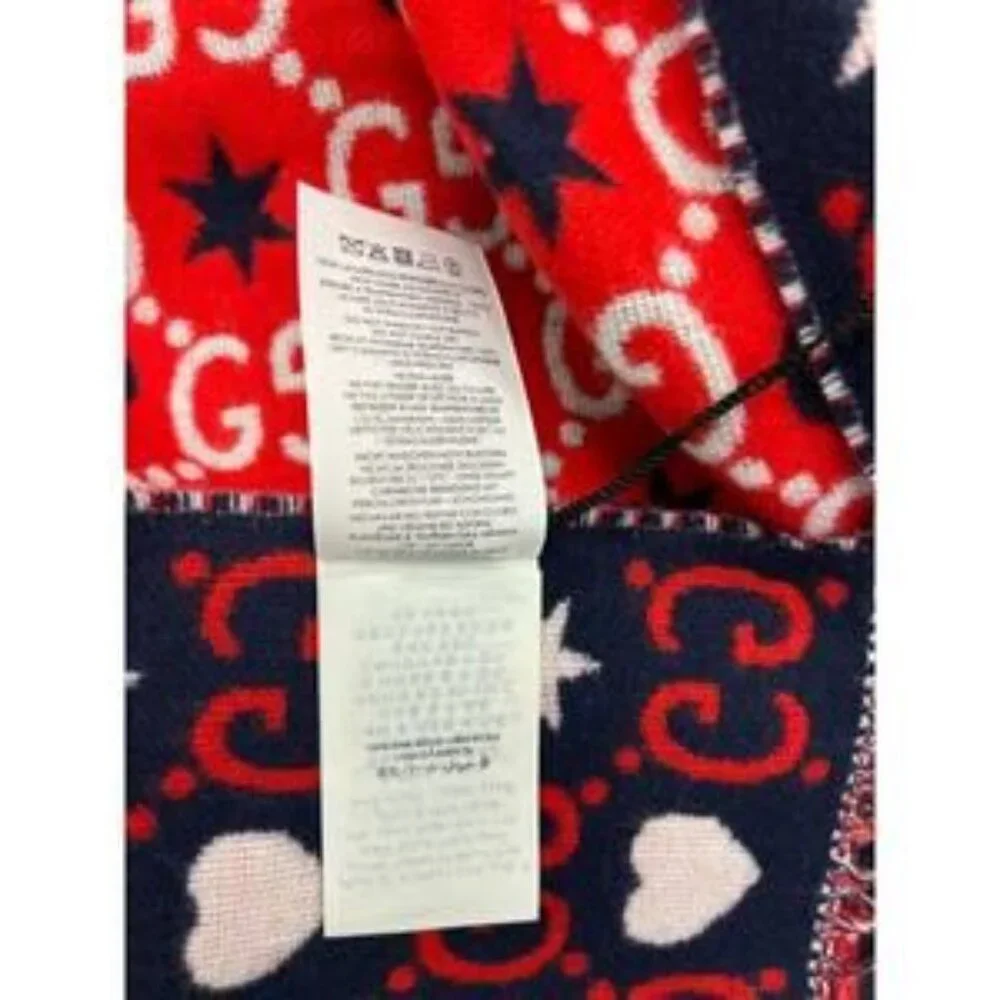 NWT Authentic Gucci GG Hearts Scarf in Red
